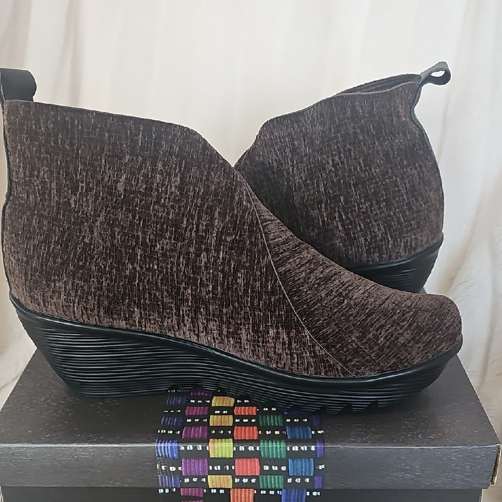 bernie mev. Dark Brown Ankle Booties